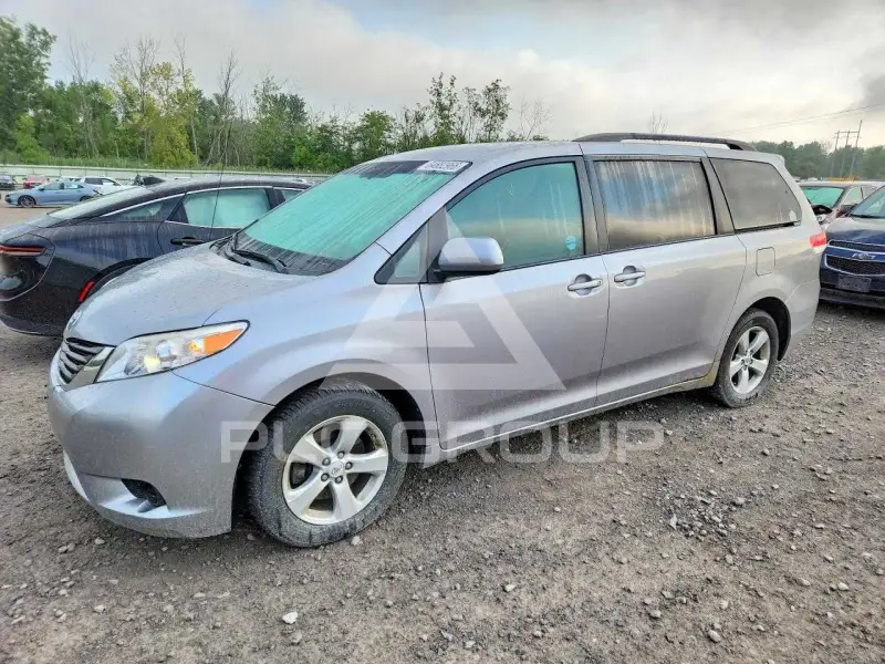 2011 Toyota SIENNA фото