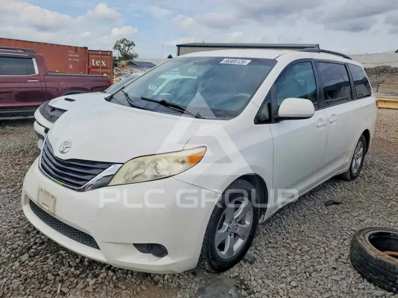 2011 Toyota SIENNA фото