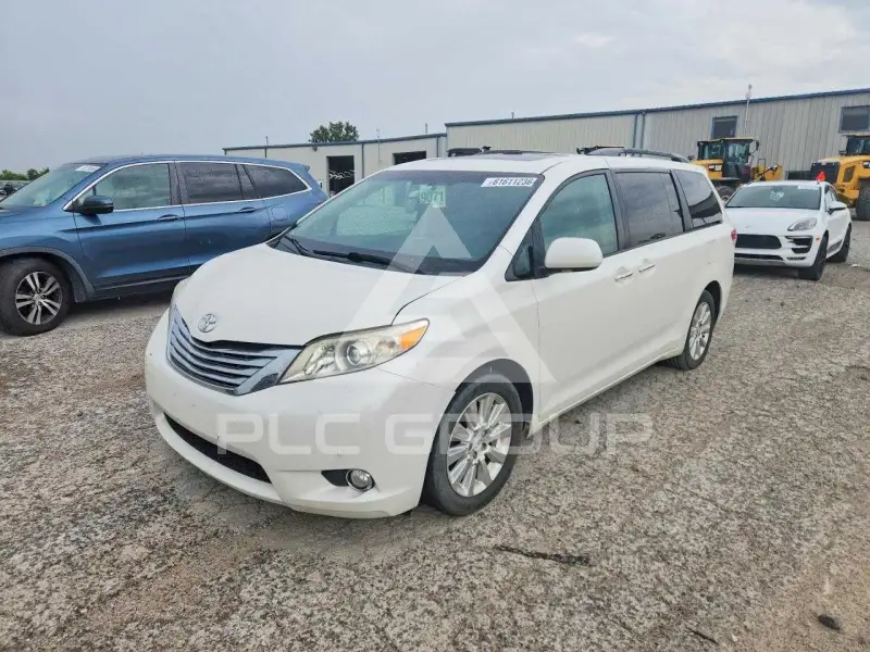 2011 Toyota SIENNA фото
