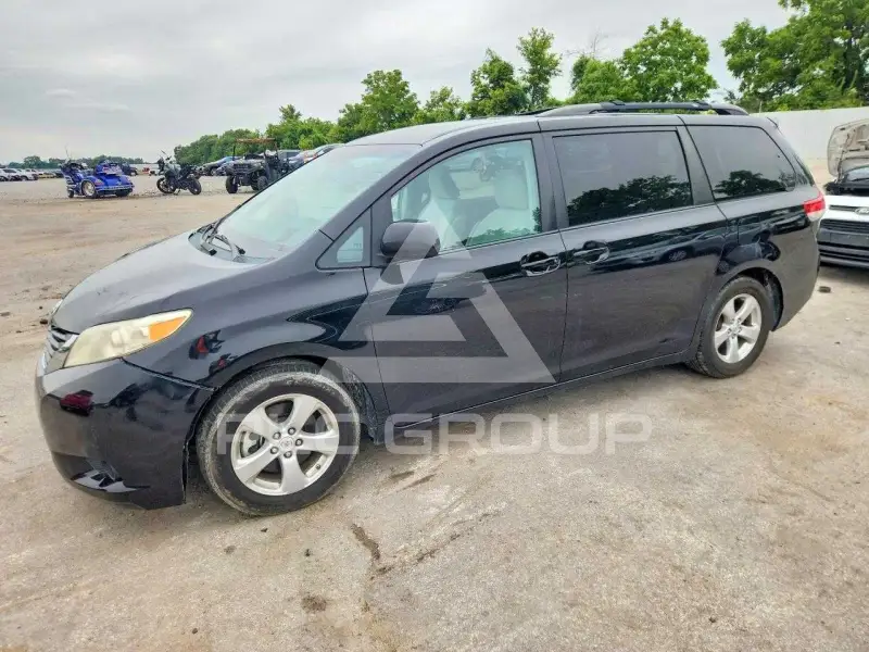 2011 Toyota SIENNA фото