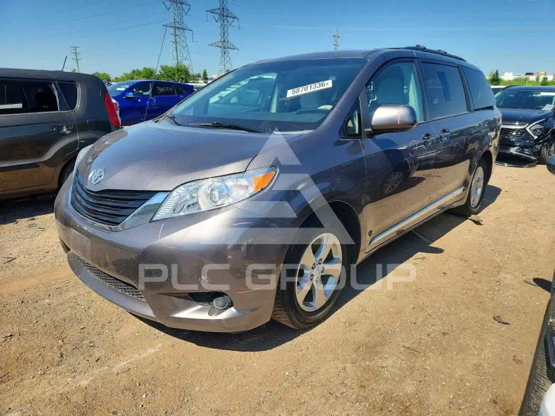 2011 Toyota SIENNA фото
