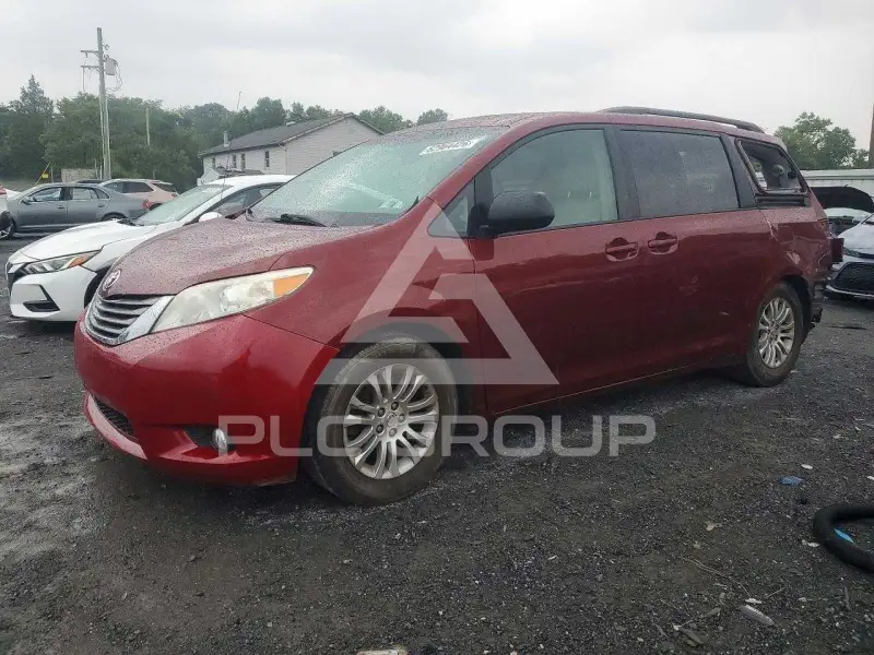 2011 Toyota SIENNA фото