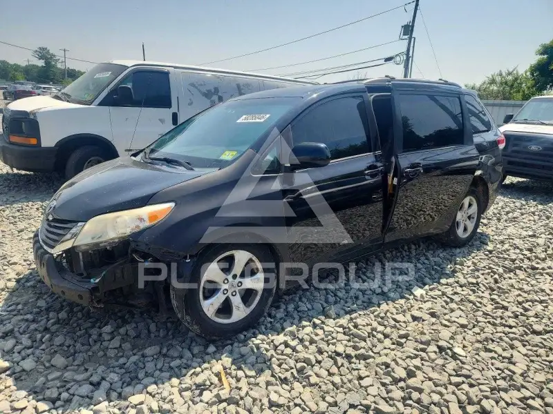 2011 Toyota SIENNA фото