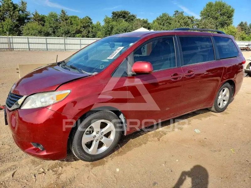 2011 Toyota SIENNA фото