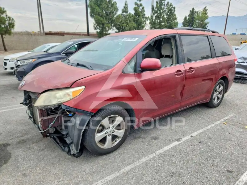 2011 Toyota SIENNA фото