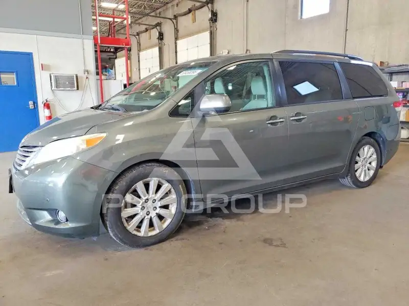 2011 Toyota SIENNA фото
