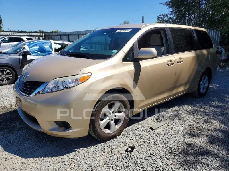 2011 Toyota SIENNA фото
