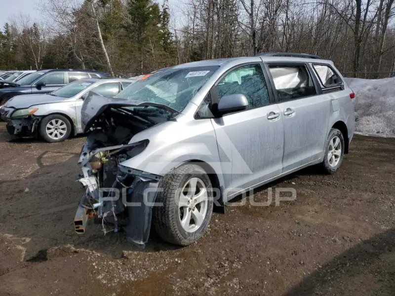 2011 Toyota SIENNA фото