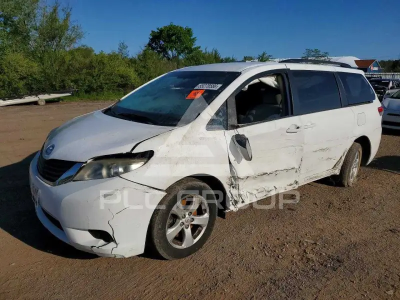 2011 Toyota SIENNA фото