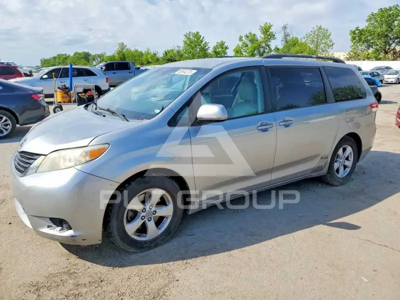 2011 Toyota SIENNA фото