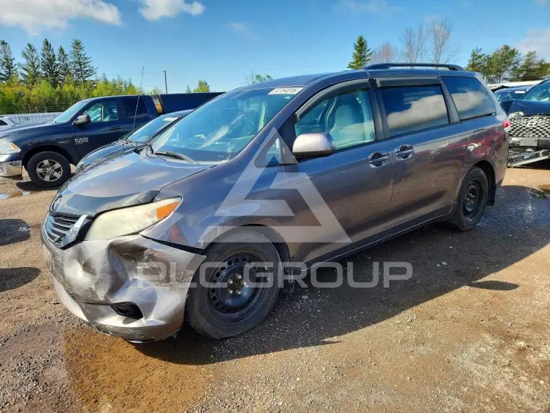 2011 Toyota SIENNA фото