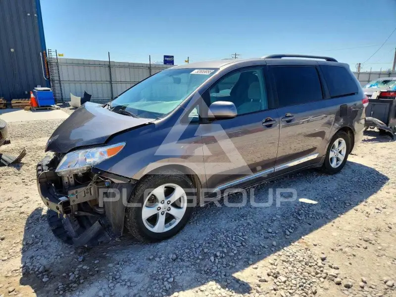 2011 Toyota SIENNA фото