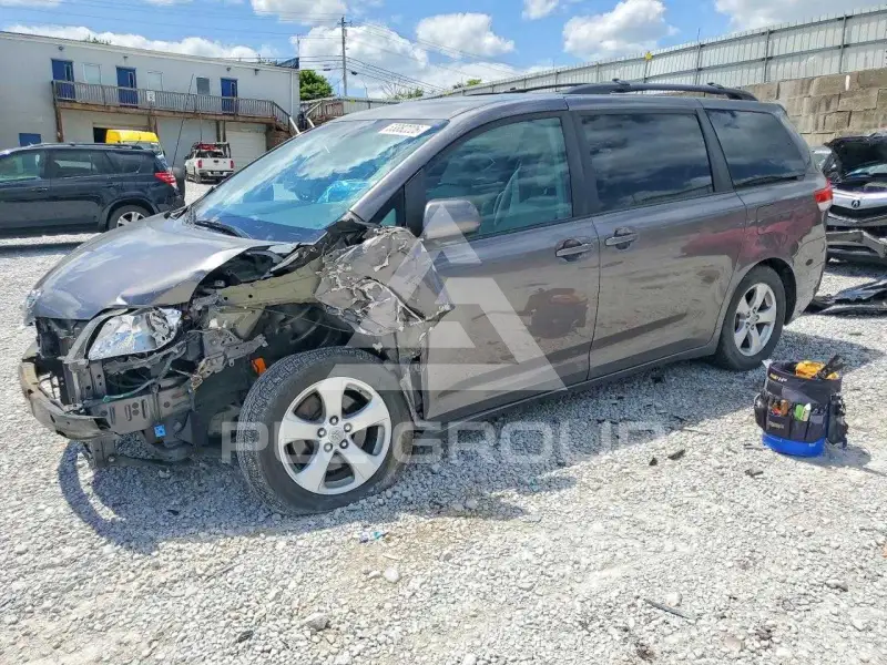 2011 Toyota SIENNA фото