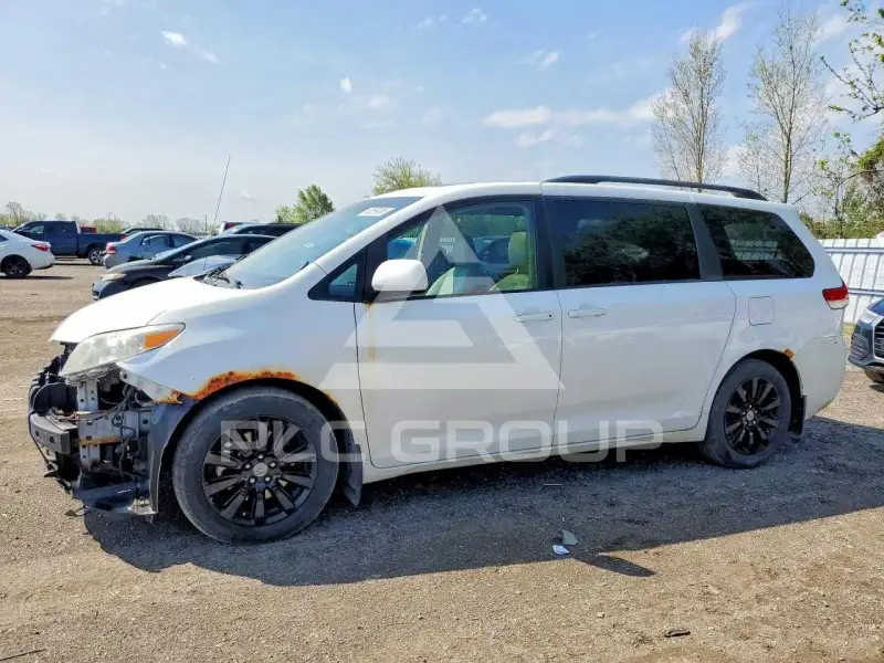 2011 Toyota SIENNA фото