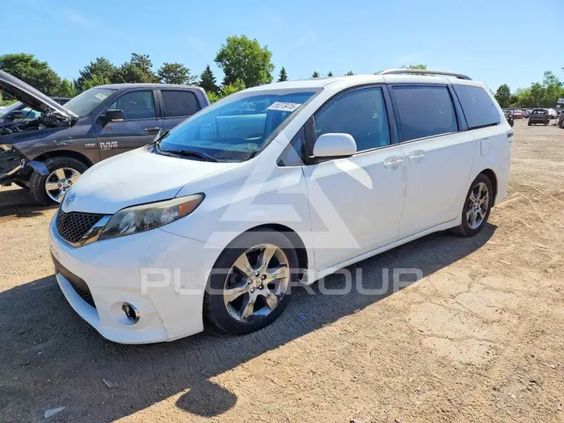 2011 Toyota SIENNA photo