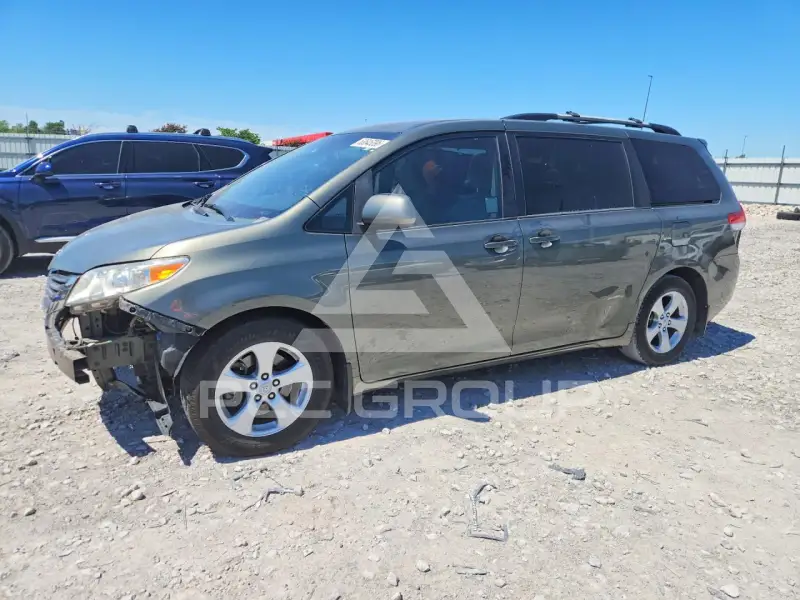 2011 Toyota SIENNA фото