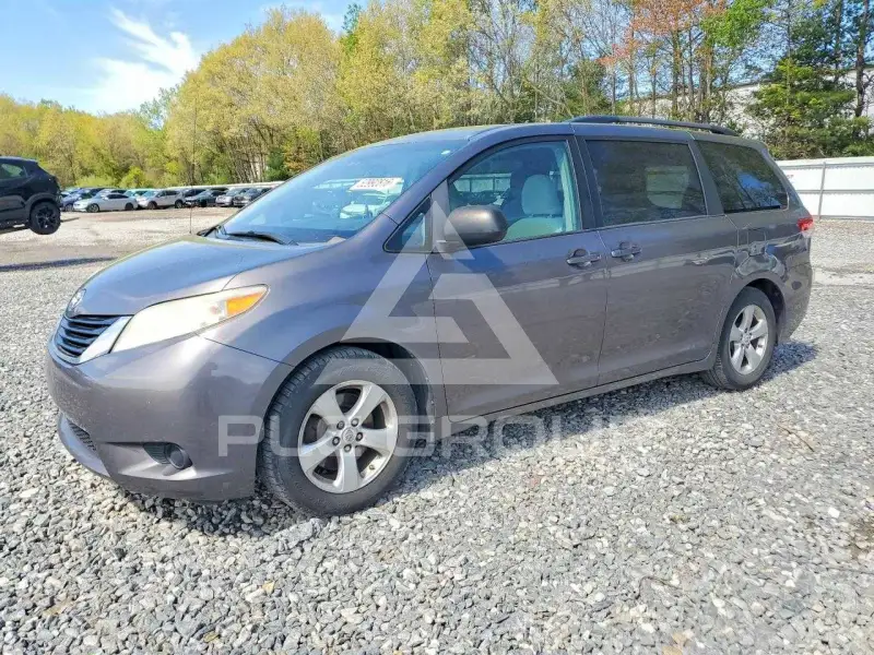 2011 Toyota SIENNA фото