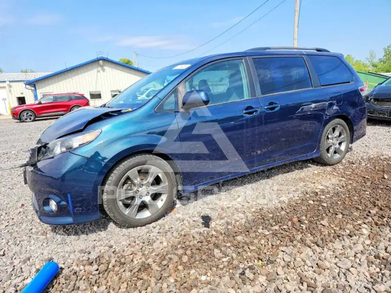2011 Toyota SIENNA фото