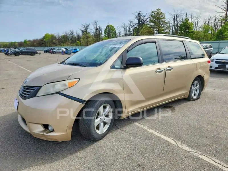 2011 Toyota SIENNA фото