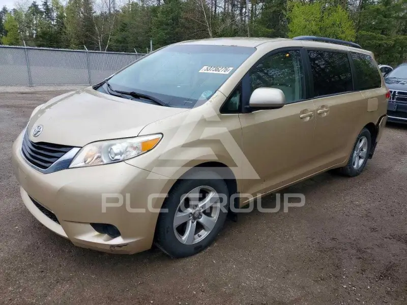 2011 Toyota SIENNA фото