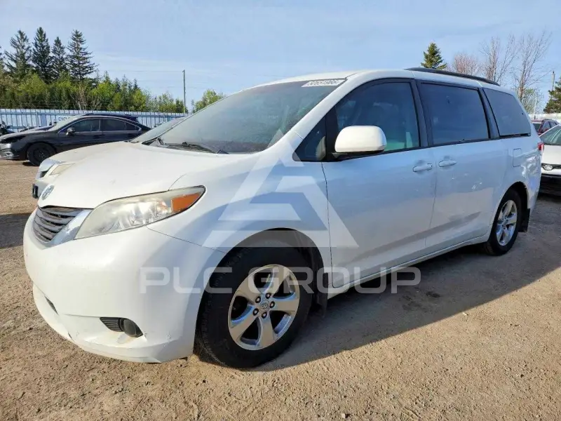 2011 Toyota SIENNA photo