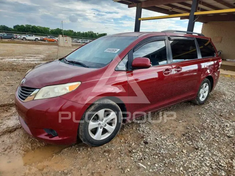 2011 Toyota SIENNA фото