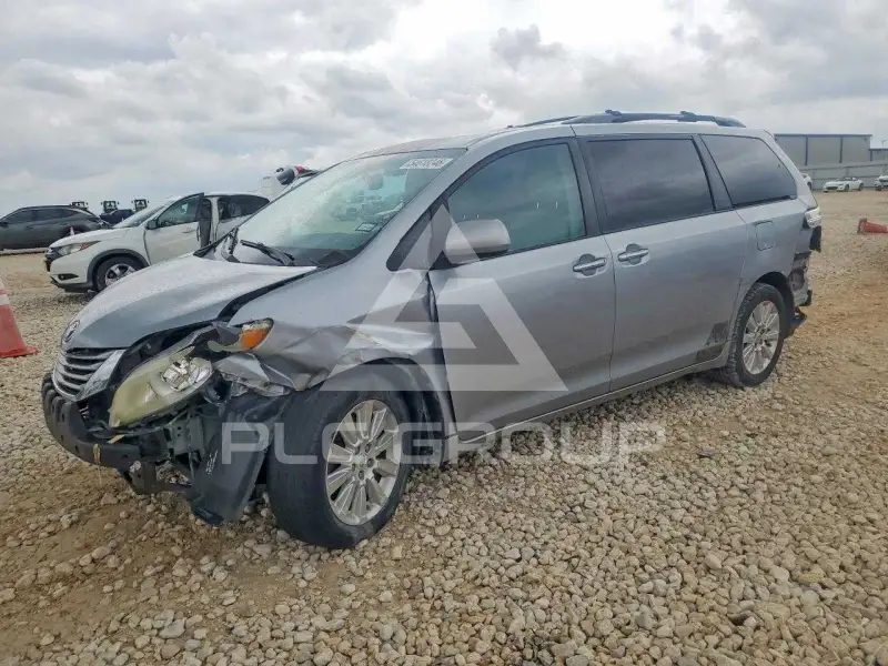 2011 Toyota SIENNA фото