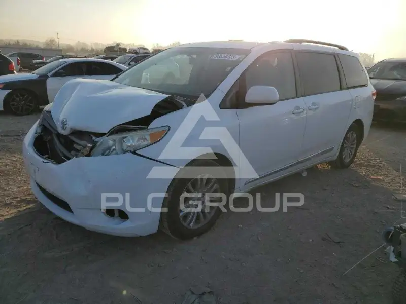 2011 Toyota SIENNA фото