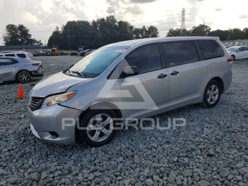 2011 Toyota SIENNA фото