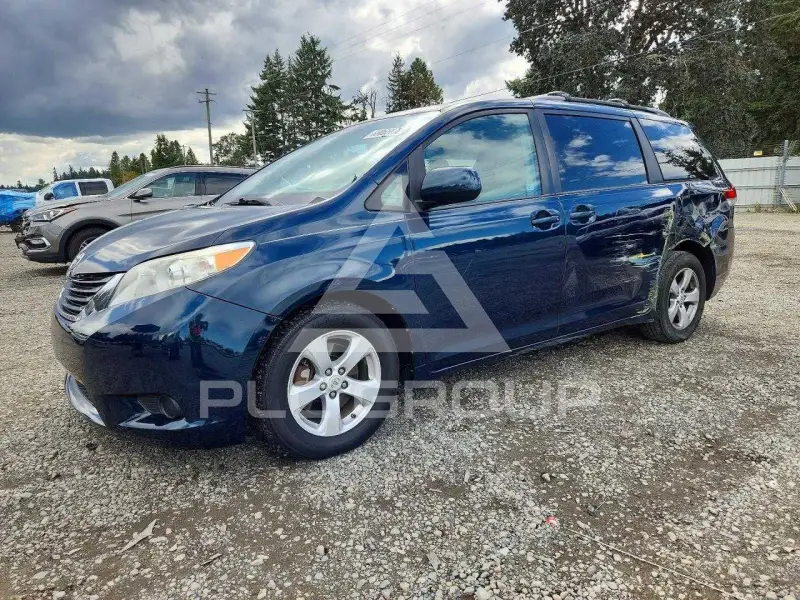 2011 Toyota SIENNA фото