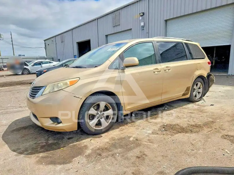 2011 Toyota SIENNA фото