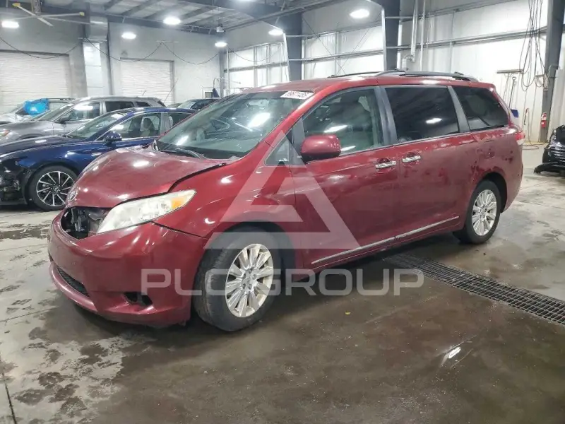 2011 Toyota SIENNA фото