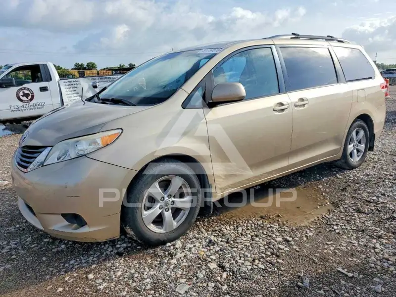 2011 Toyota SIENNA фото