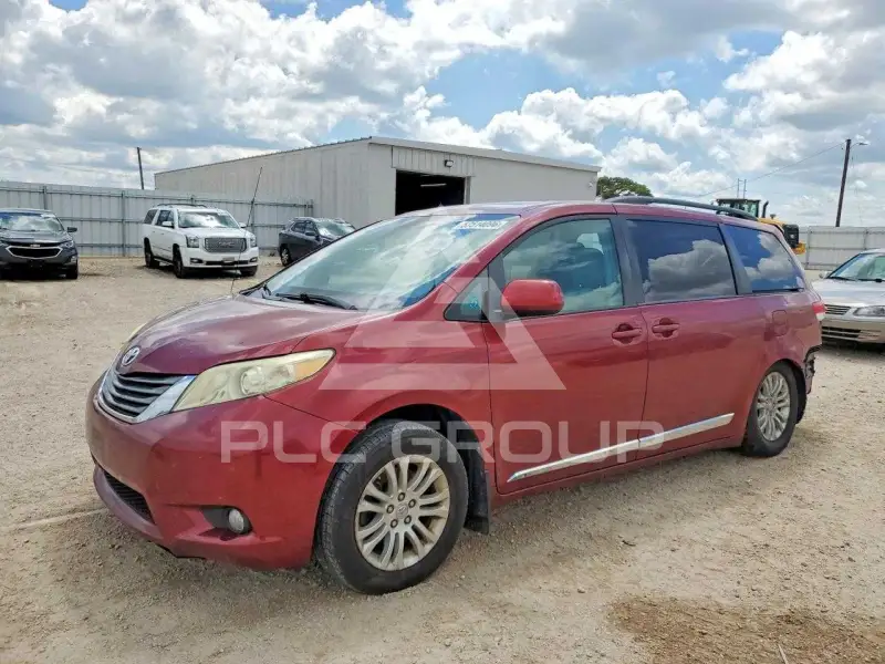 2011 Toyota SIENNA фото