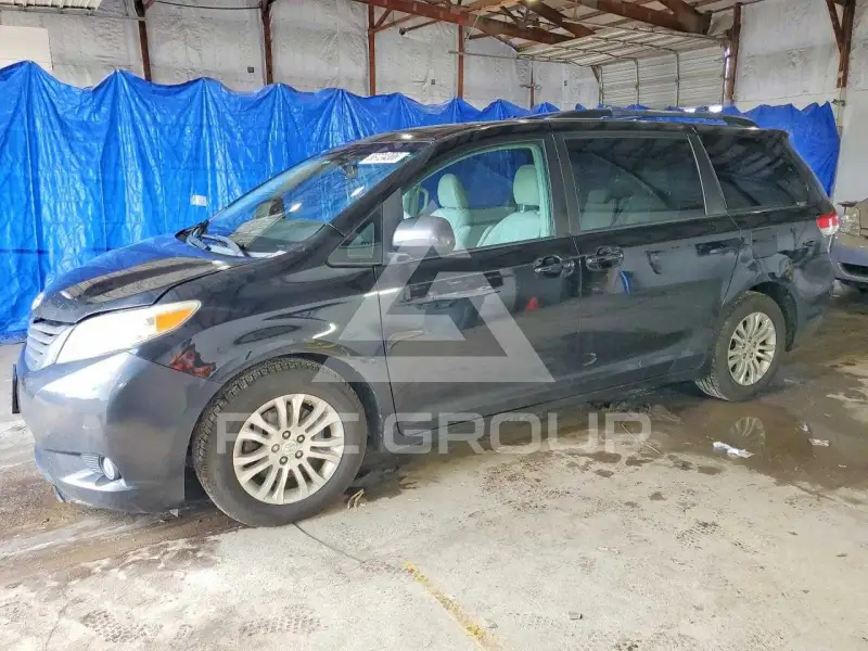 2011 Toyota SIENNA фото