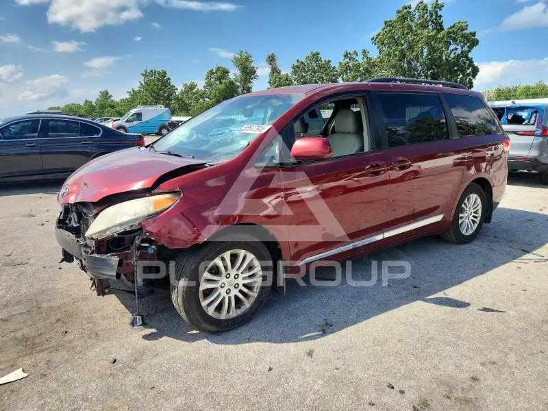 2011 Toyota SIENNA фото