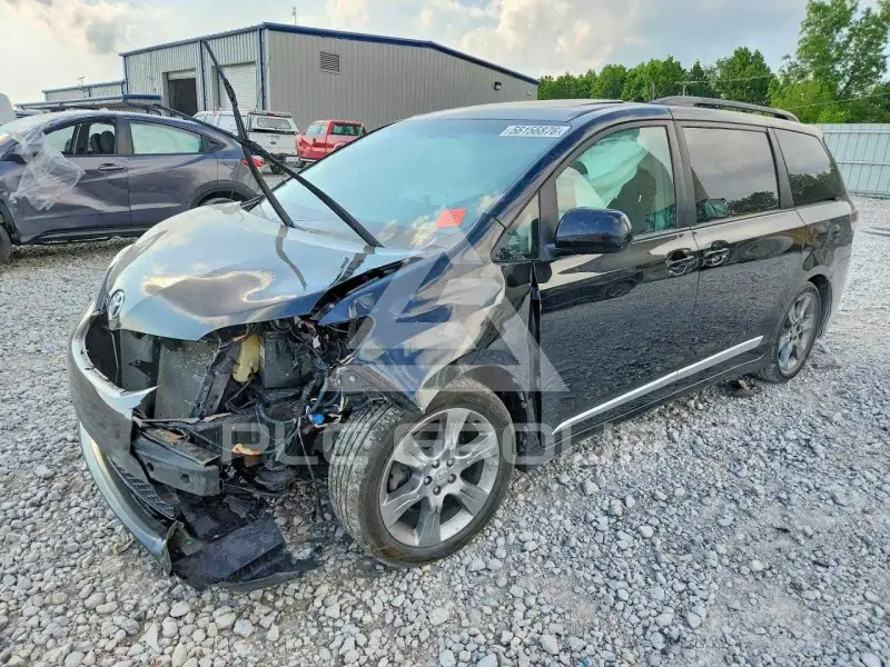 2011 Toyota SIENNA photo