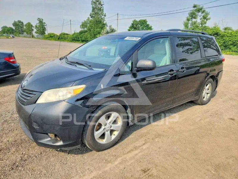 2011 Toyota SIENNA фото