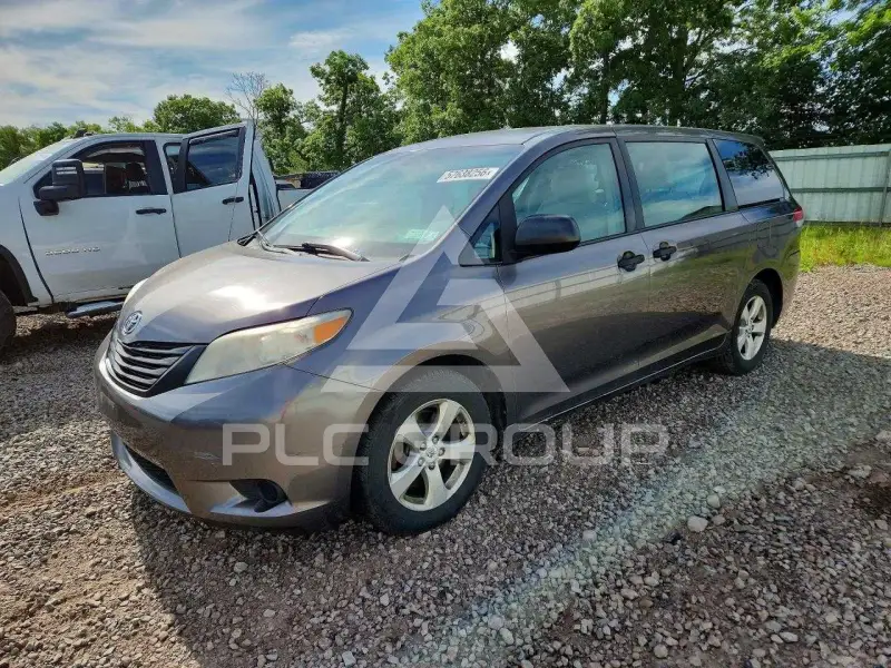 2011 Toyota SIENNA фото