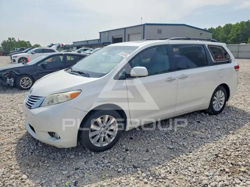 2011 Toyota SIENNA фото