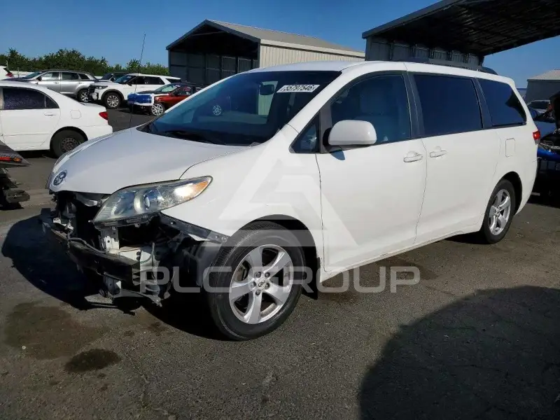 2011 Toyota SIENNA фото