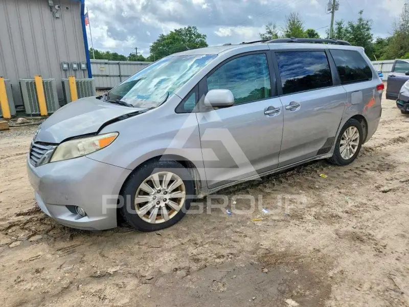 2011 Toyota SIENNA фото