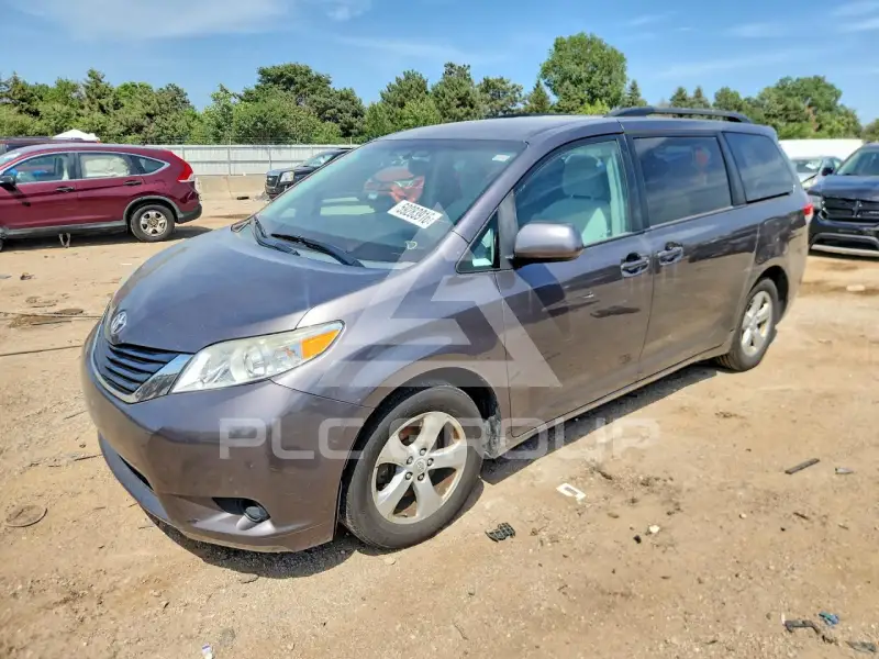 2011 Toyota SIENNA фото