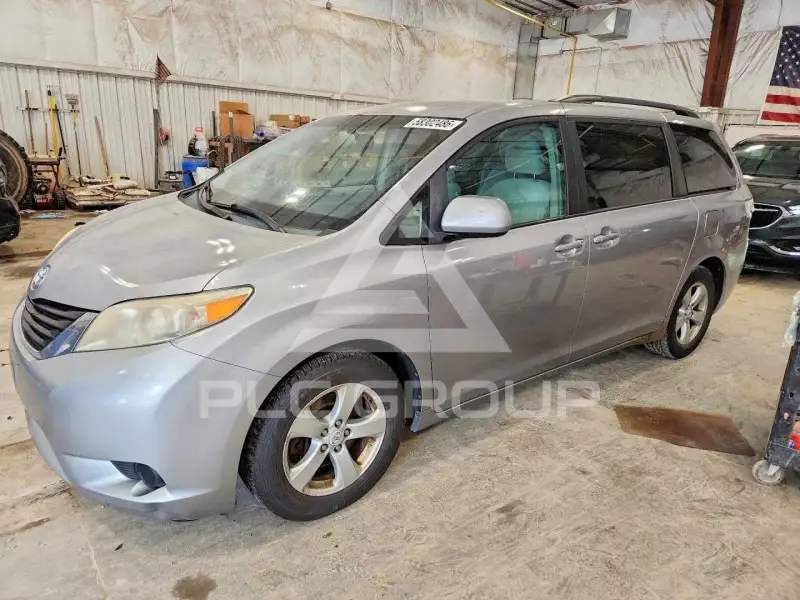 2011 Toyota SIENNA фото