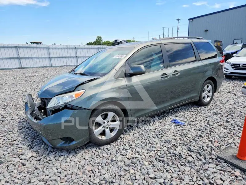 2011 Toyota SIENNA фото