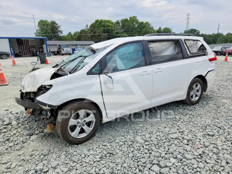 2011 Toyota SIENNA фото