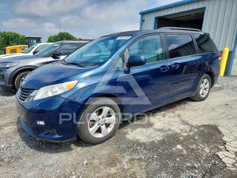 2011 Toyota SIENNA фото