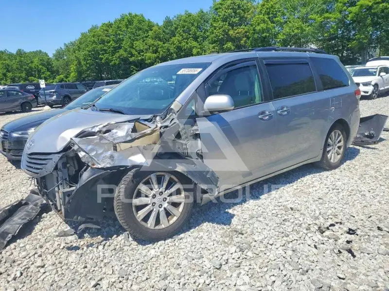 2011 Toyota SIENNA фото