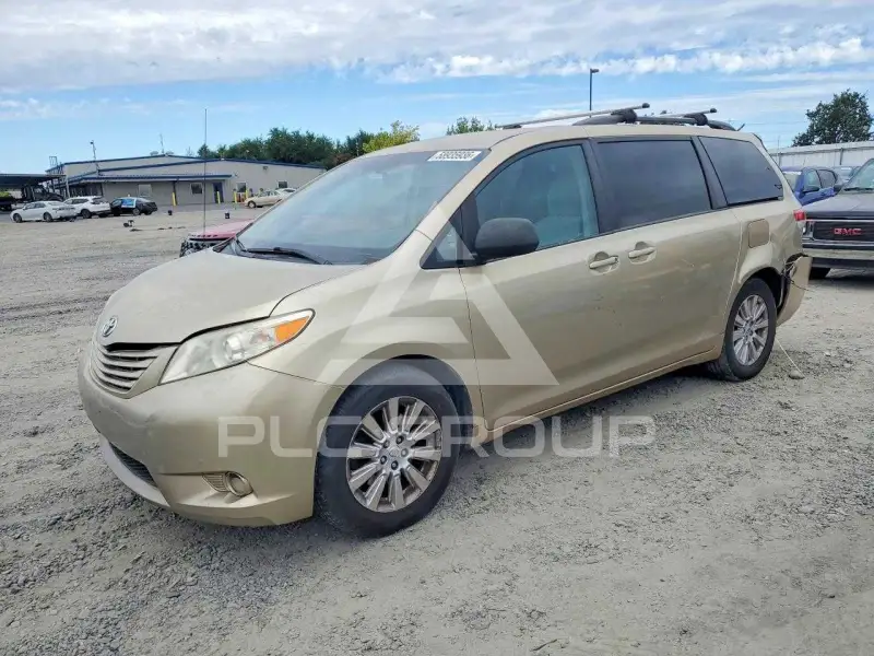 2011 Toyota SIENNA фото