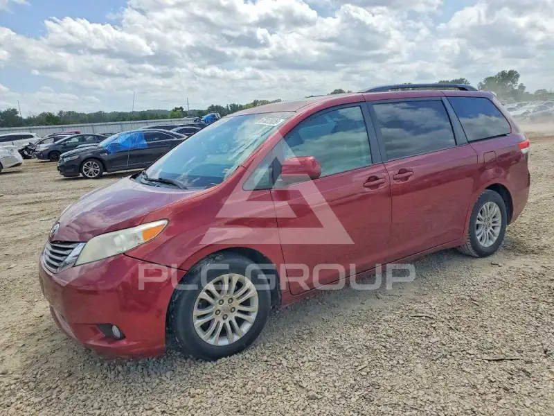 2011 Toyota SIENNA фото